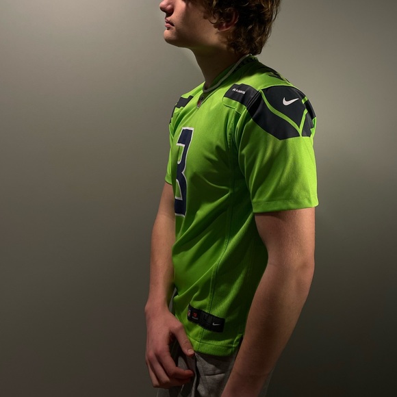 Nike Seattle Seahawks Russel Wilson Jersey - Picture 3 of 3